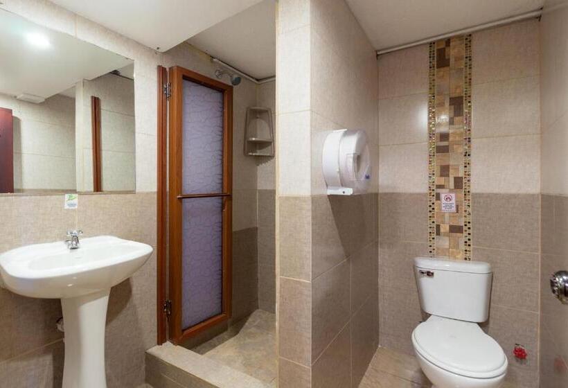 דירת חדר, Friends Hotel & Rooftop   Historic Center & Museums