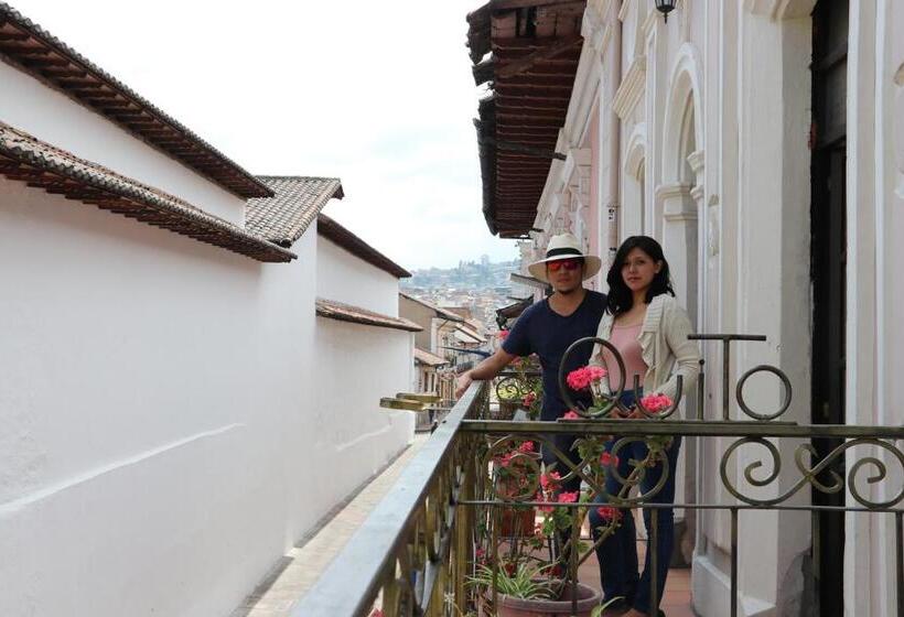 חדר דלוקס עם מרפסת, Friends Hotel & Rooftop   Historic Center & Museums