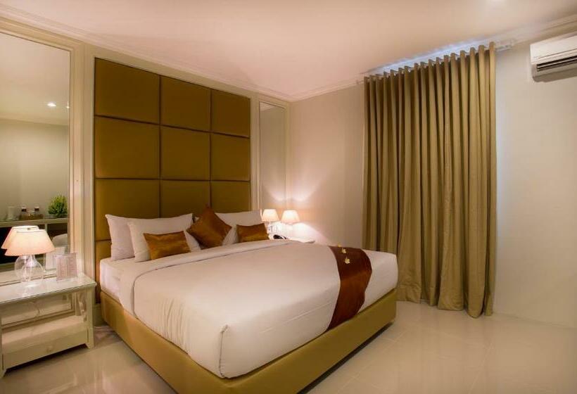 バルコニー付きデラックスルーム, Amalfi Hotel Seminyak