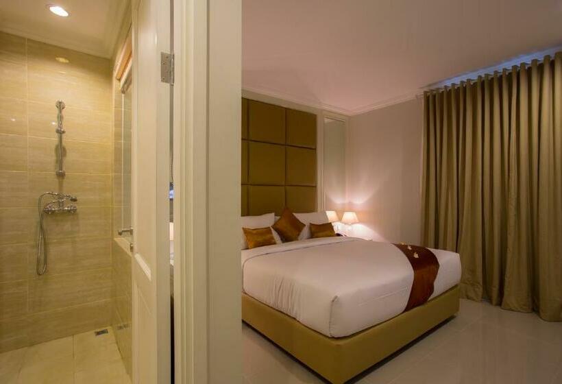 Номер Deluxe с Балконом, Amalfi Hotel Seminyak
