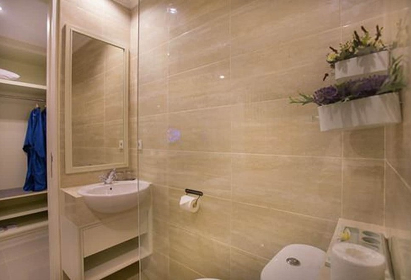 Номер Deluxe с Балконом, Amalfi Hotel Seminyak