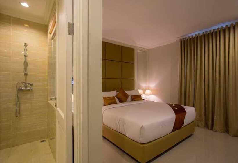 バルコニー付きデラックスルーム, Amalfi Hotel Seminyak