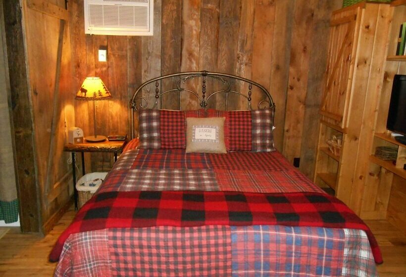 베이직 룸 더블 침대, The Owl's Perch