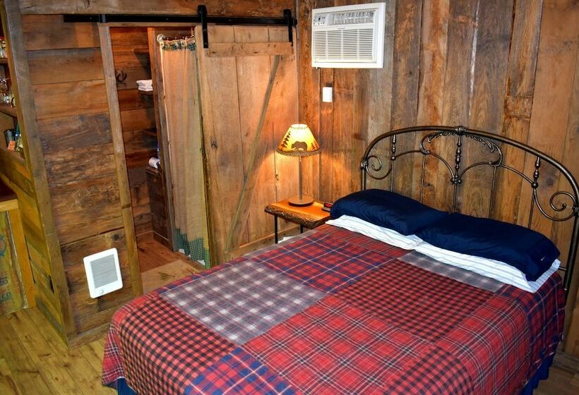 베이직 룸 더블 침대, The Owl's Perch