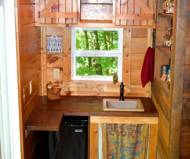 베이직 룸 더블 침대, The Owl's Perch