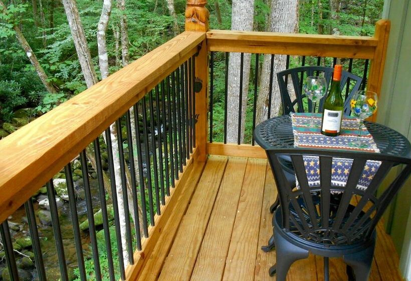 베이직 룸 더블 침대, The Owl's Perch