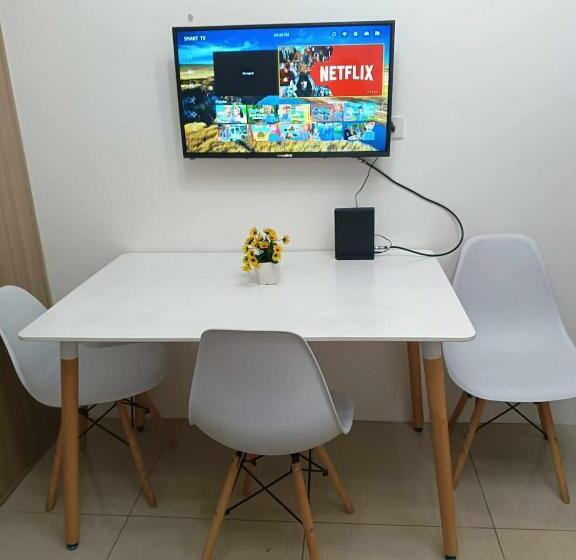 1 Bedroom Apartment with Balcony, Shell Residences