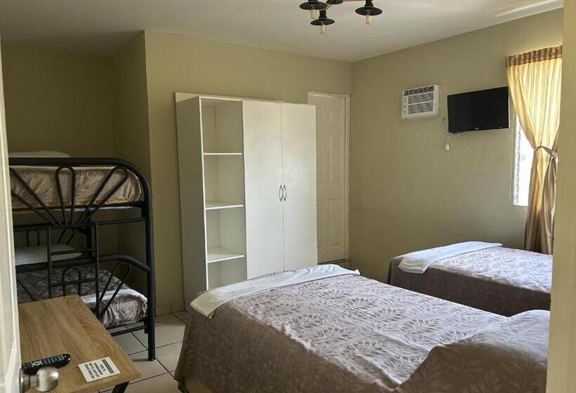 Четырехместный Номер Стандарт, Andoria