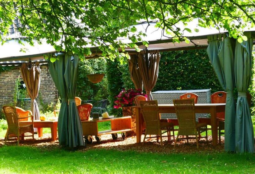 חדר משפחתי, B&b Rezonans