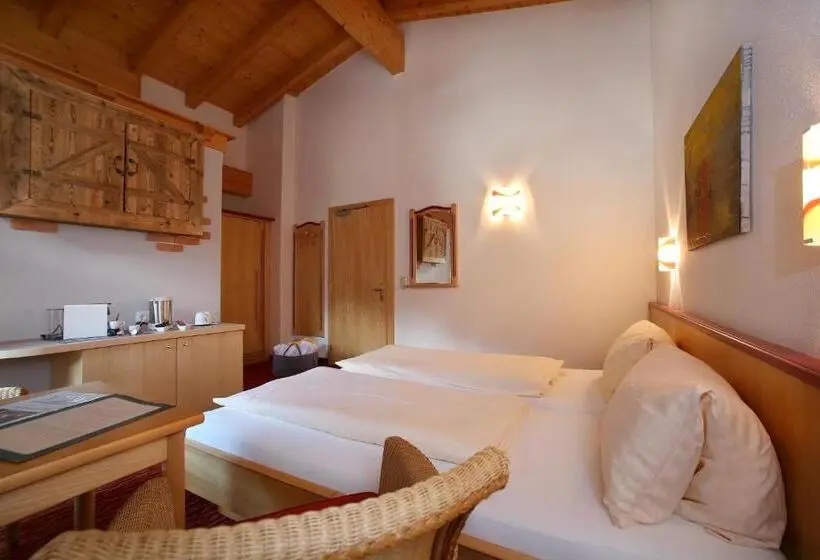 Classic room with balcony, Eder Michaela