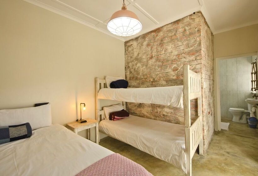 חדר משפחתי, Island Vibe Knysna