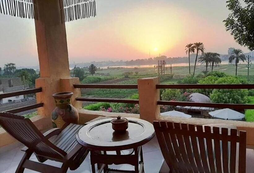 آپارتمان 2 خوابه, Nile Compound