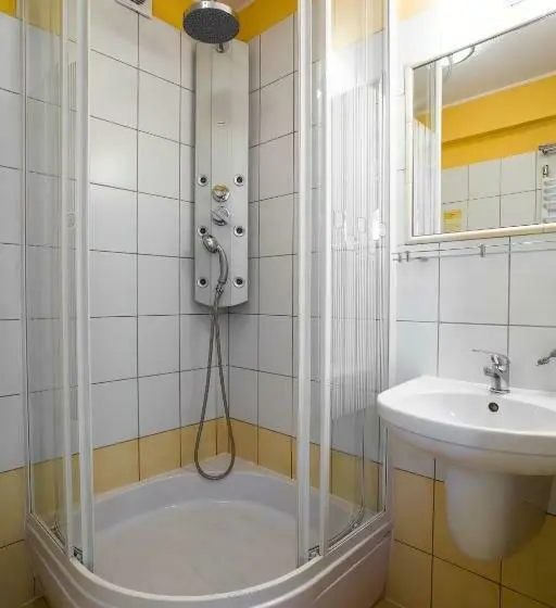 Pokój Standard Trzyosobowy, Nat Wisła