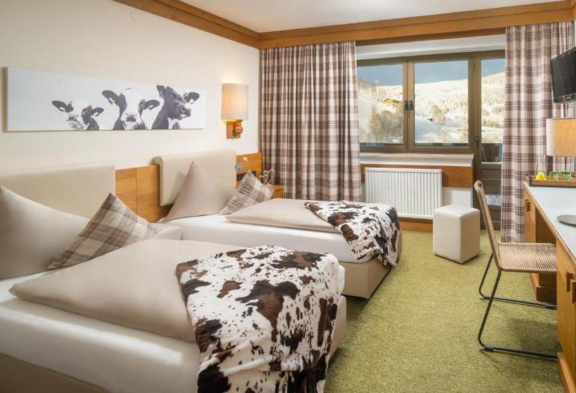 Habitación Estándar con Balcón, Pension Schattberg