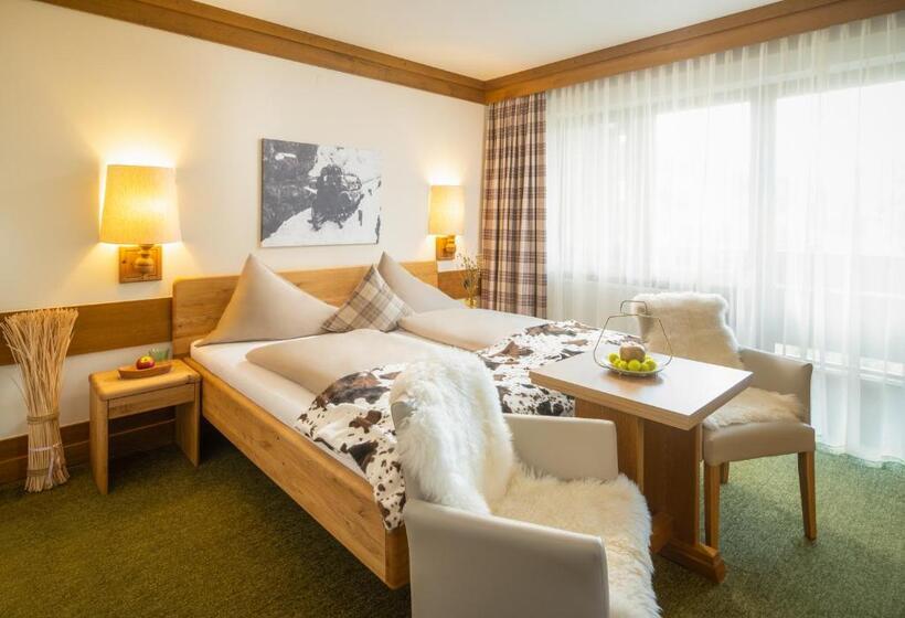 Habitación Estándar con Balcón, Pension Schattberg