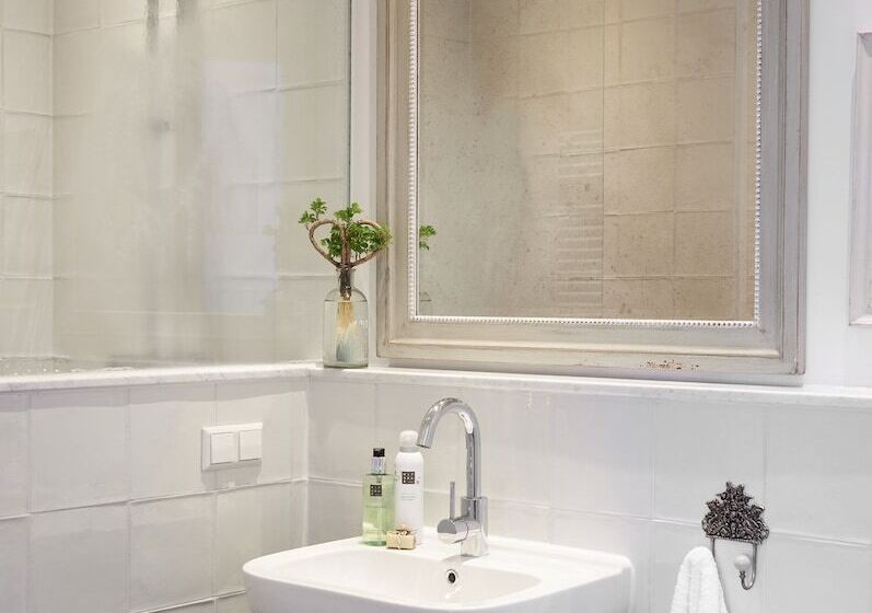 高级大房间, Station Amstelveen