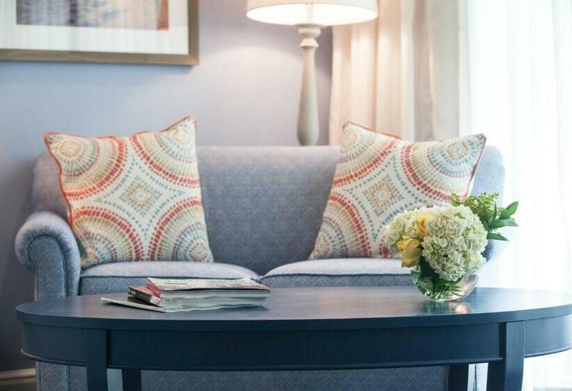 キングサイズベッドのデラックスルーム, The Beach Club At Charleston Harbor Resort And Marina