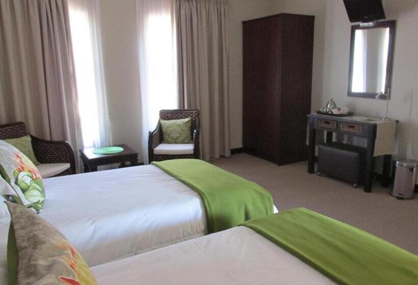 اتاق استاندارد سه نفره, Karoo Sun Boutique Guest House