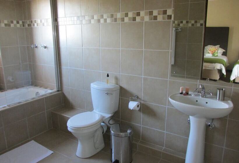 اتاق استاندارد سه نفره, Karoo Sun Boutique Guest House