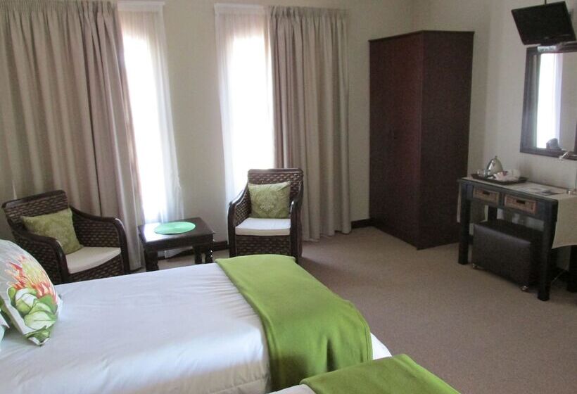 اتاق استاندارد سه نفره, Karoo Sun Boutique Guest House