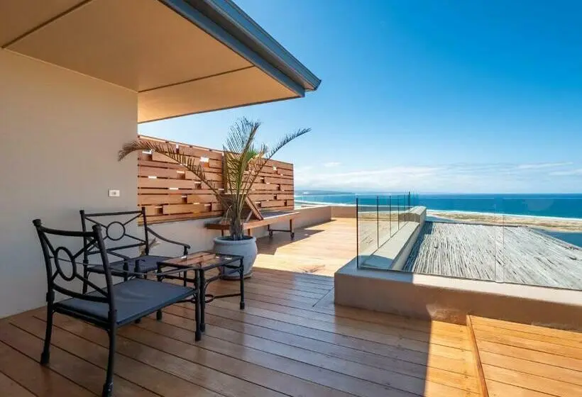 سوییت لوکس, La Vista Lodge