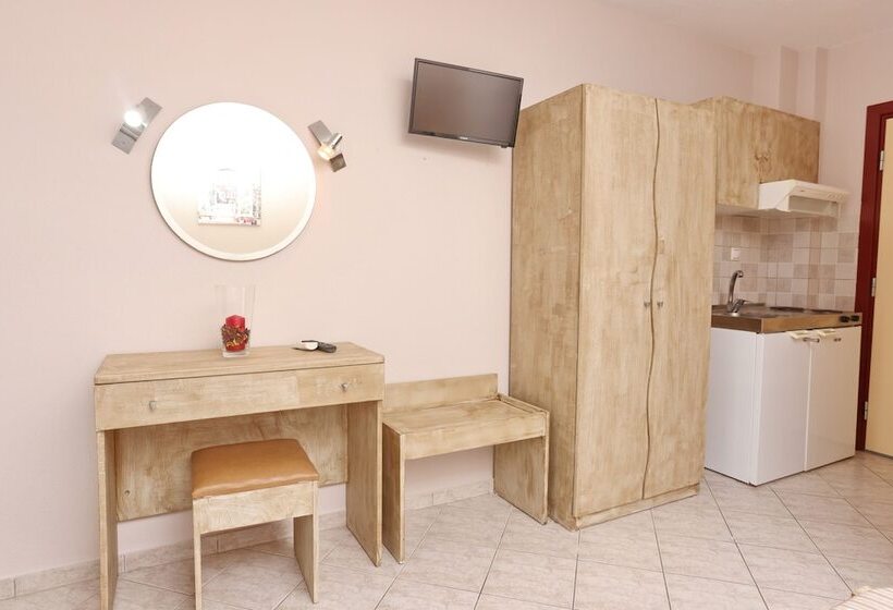 Студия Deluxe, Summer Dream