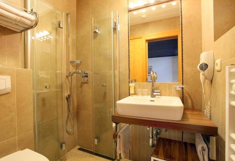 سوییت خانوادگی, Alpenhotel Landhaus Küchl