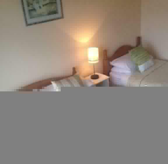 חדר משפחתי, Atlantic House