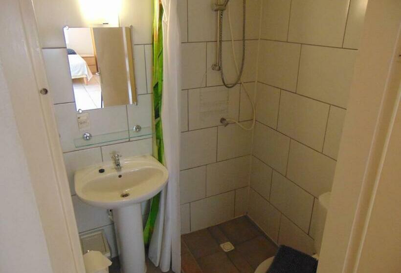 استودیوی استاندارد, Bnbbonaire Near The Ocean