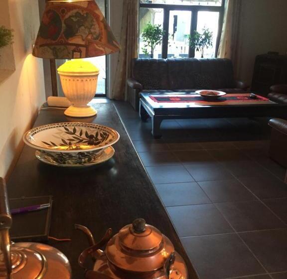 منزل 4 غرف نوم, B&b De Eifelhoeve