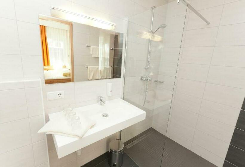 חדר סטנדרט לארבעה, Garni Gletschertor