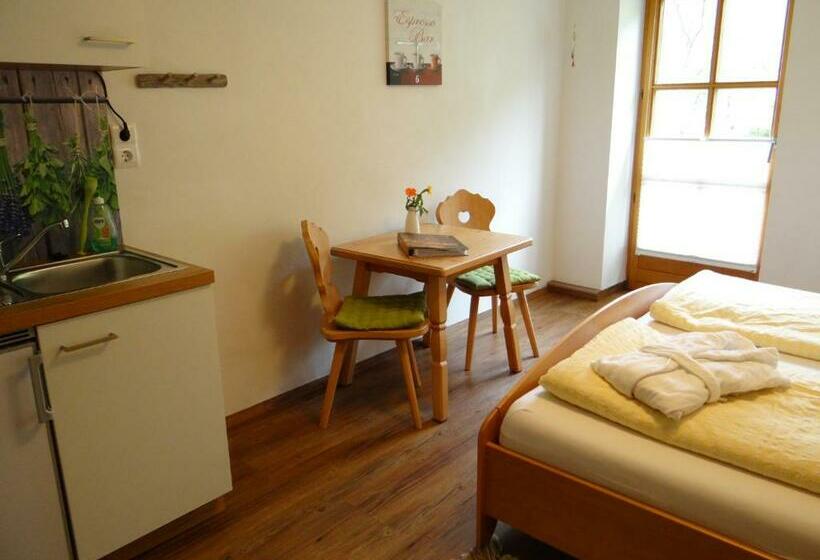 ガーデンビュースタンダードルーム, Haus Binderschuster