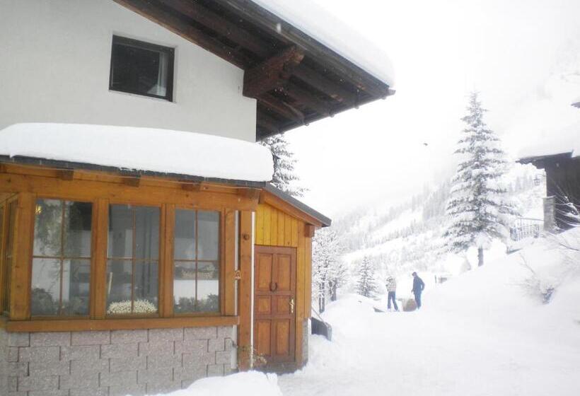 کلبه ییلاقی, Haus Lattacher By Châtel Reizen