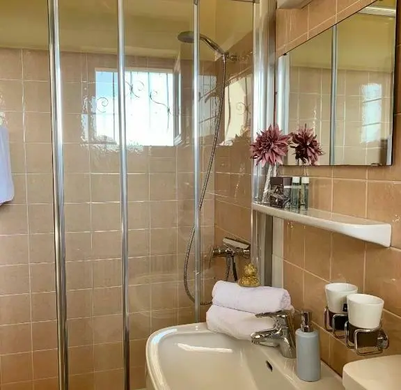 اتاق استاندارد یک نفره, Vista Apartments