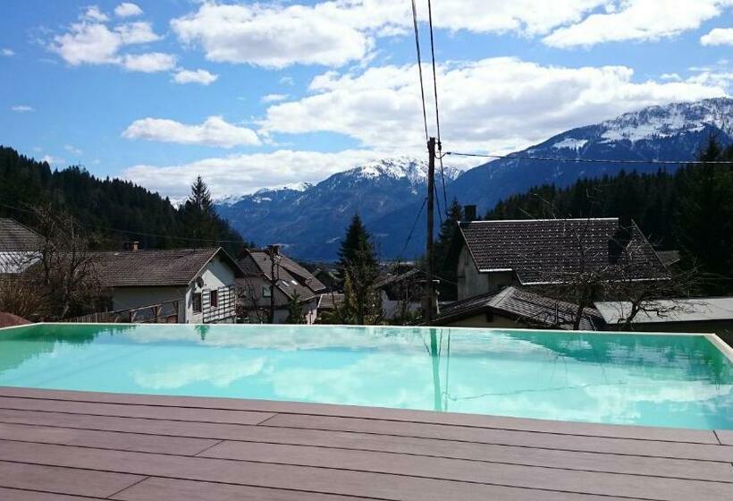 スタンダードルーム, Haus Sieben Singer Lydia