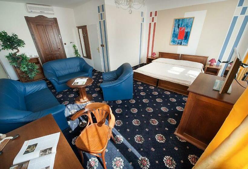 سوییت جونیور, Brioni Suites