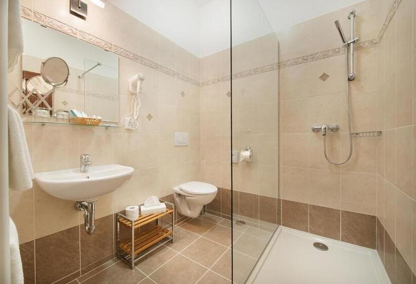 חדר דלוקס, Brioni Suites