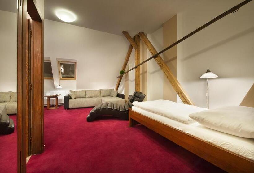 سوئیت 2 خوابه, Brioni Suites