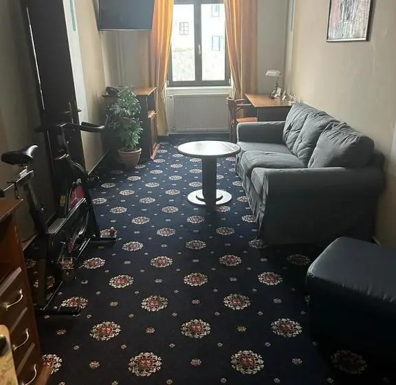 スイート, Brioni Suites