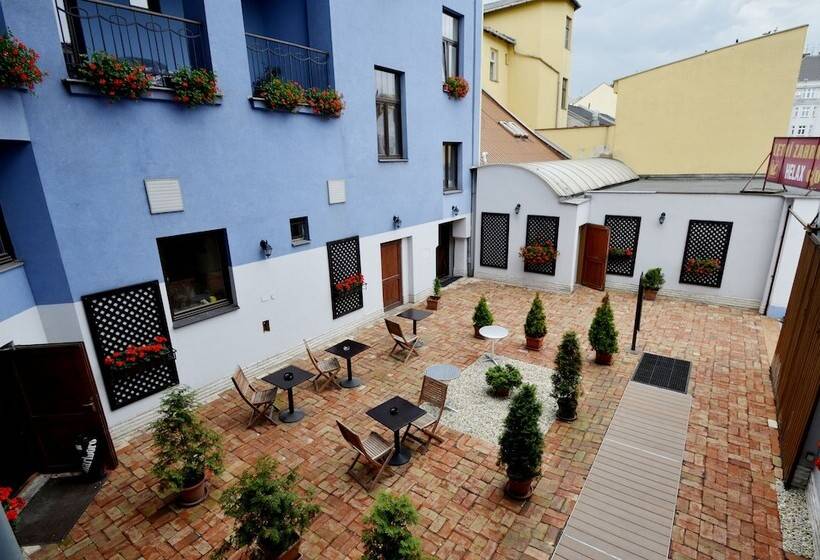 חדר דלוקס, Brioni Suites