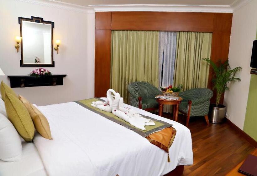 Люкс Повышенной Комфортности, Gokulam Park Hotel & Convention Centre