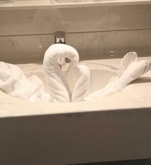 기본룸, Andi S Ski