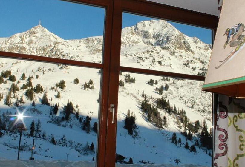 기본룸, Andi S Ski