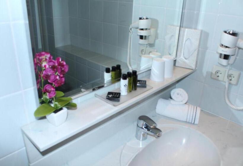 기본룸, Andi S Ski