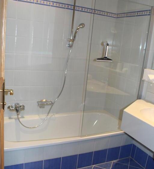 디럭스 룸, Andi S Ski