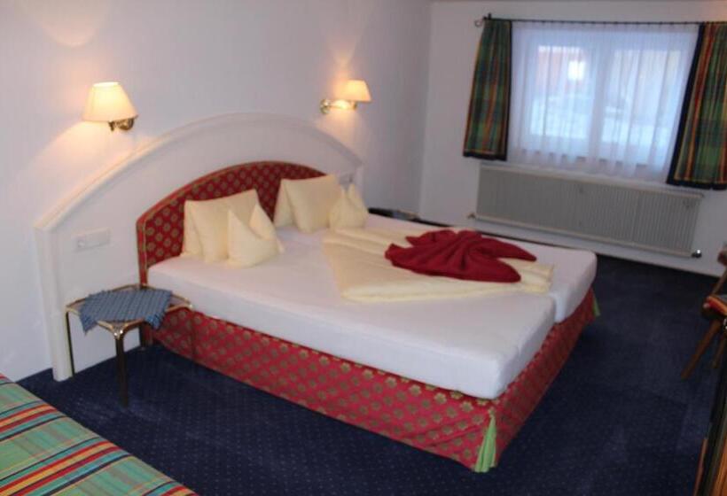 디럭스 패밀리 룸, Andi S Ski