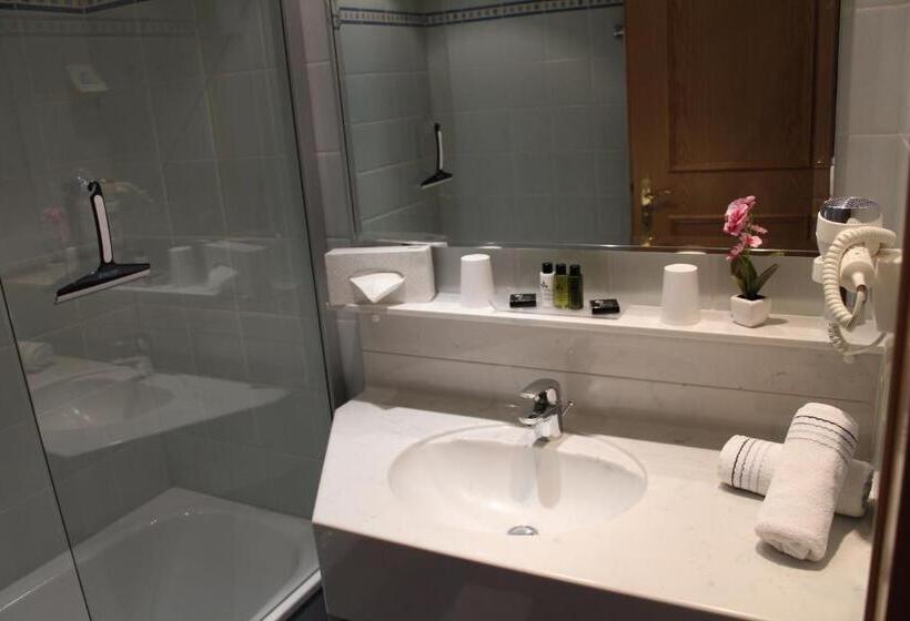 디럭스 패밀리 룸, Andi S Ski