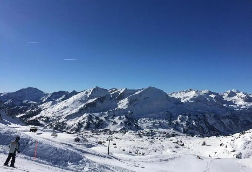 ２ベッドルームアパートメント, Andi S Ski