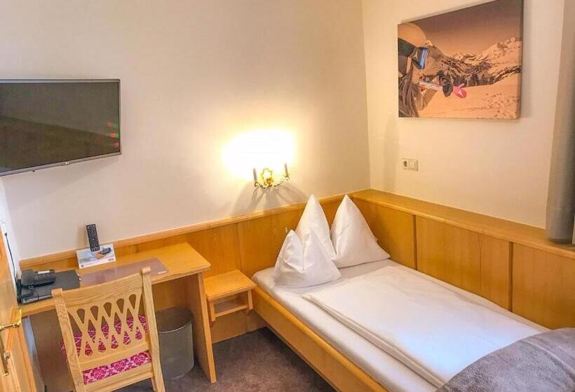 غرفة قياسية فردية, Andi S Ski