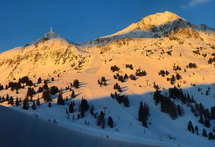 패밀리 룸, Andi S Ski